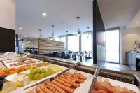 Design & Lifestyle Hotel Estilo - breakfast