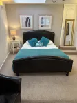 The Georgian Guesthouse - parking