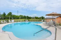 Quality Inn - Swimmingpools