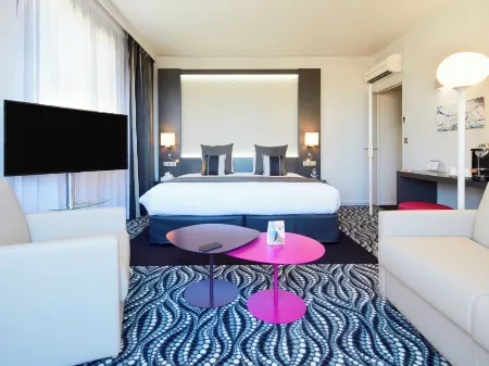 Kyriad Paris Ouest - Bezons la DÉFENSE Отели в г. Сартрувиль