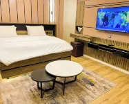 Fullbliss Hotel and Suites Hôtels à : 