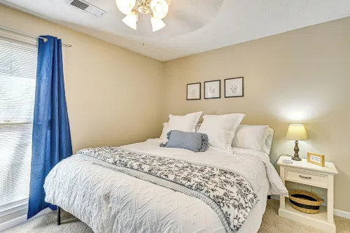 Family Home w/ Ping-pong & Fire Pit in Lexington - homestay