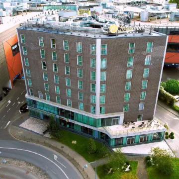Focus Hotel Premium Gdańsk Отели рядом с достопримечательностью «Гданьский монастырь цистерианцев»