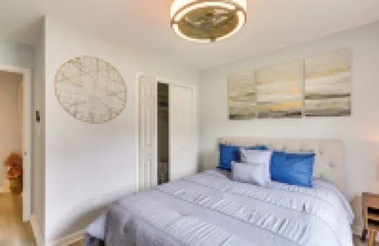 ที่พักริมวัน Greensboro พร้อมพื้นที่จอดรถและสวน!