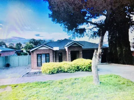 Specious house in Bendigo Отели в г. Кангару Флэт