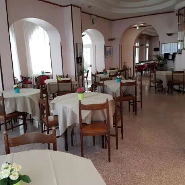Ceccarini 9 Home Suite Home Отели рядом с достопримечательностью «Mojito Beach Riccione»