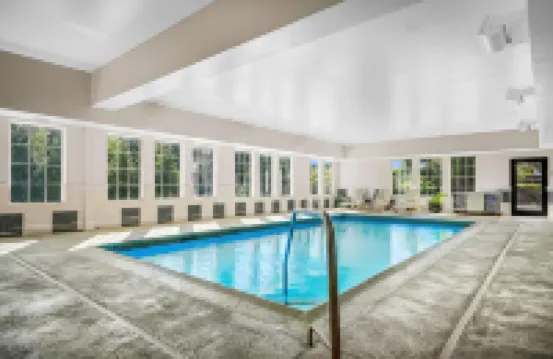 La Quinta Inn & Suites by Wyndham Stonington-Mystic Area