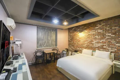 Mac Hotel Hotels near Oryong Station