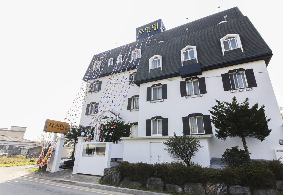 hotel overview picture