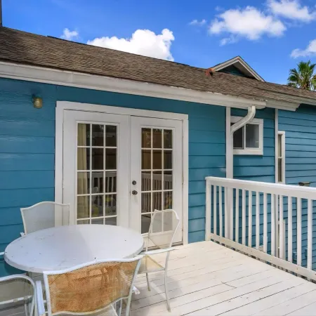 Villas at Island Club Community, Pools, Jacuzzi and More!