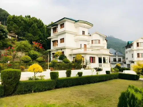 Fresco Hotel & Residences Hotels in Palampur