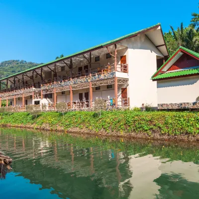 ไชยเชษฐ์ รีสอร์ท โรงแรมใกล้น้ำตกธารมะยม