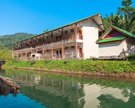 Chai Chet Resort Koh Chang Отели рядом с достопримечательностью «Чанг»