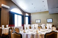 Best Western Plus Dutch Haus Inn and Suites Hotels in Beaver Township