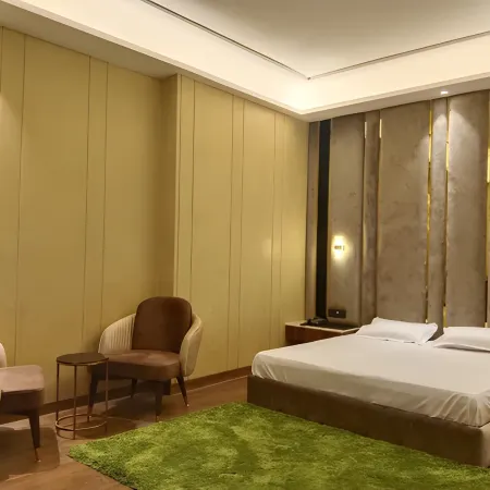 Hotel Maharaja Crest
