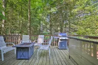 22 Mi to Ski Big Bear! Lake Wallenpaupack Getaway - Pet friendly