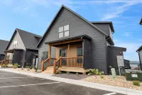 Cedar Shores 7 Bedroom Home by RedAwning