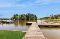 Lakefront Home w/ 2 Boat Slips, Fire Pit, Grill - Wifi