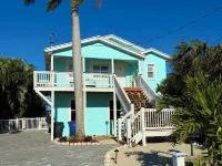 Island Cottage in Quaint Matlacha Florida. Amazing island life is a click away… Hotels in Matlacha