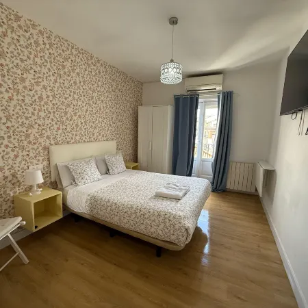 Hostal Flat55Madrid Отели рядом с достопримечательностью «Автостанция Moncloa »