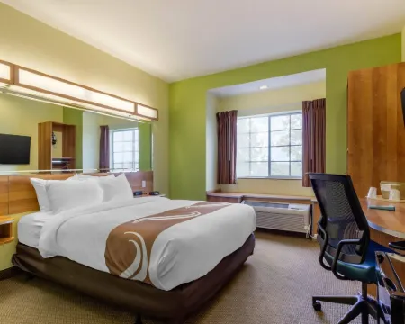 Quality Inn & Suites Lehigh Acres Fort Myers Hotels in Lee County