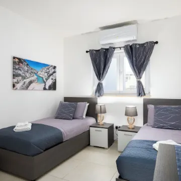 Sunlit Modern Home Country Views Xemxija