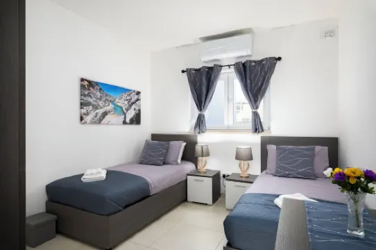 Sunlit Modern Home Country Views Xemxija