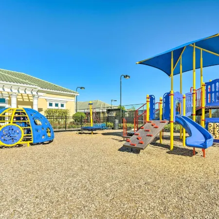 Resort Perks and Gas Grill Spacious Davenport Haven