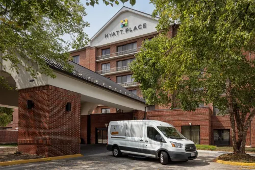 Hyatt Place Sterling Dulles North - parking