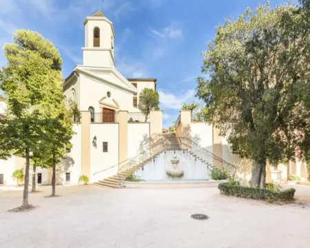 Apartment in Pont Royal with Water Park Hotels in Mallemort