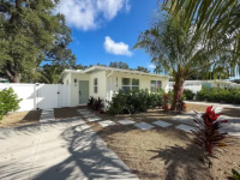 3716 7th Ave W