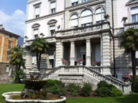 جراند هوتل ليبرتي Hotels near شلال فارون