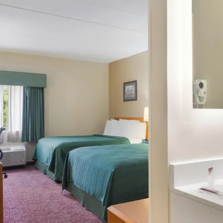 All Seasons Inn & Suites Smithfield Providence