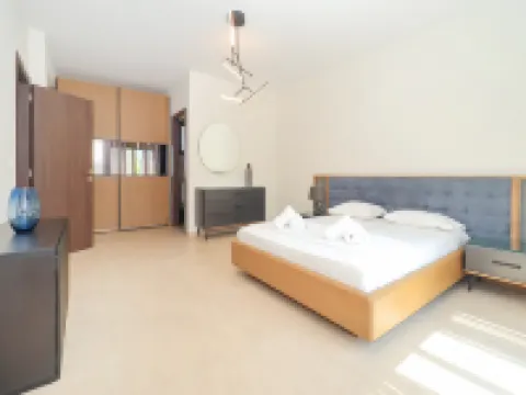 Luxury Rental Villa for 14 People