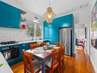 Bright 3-Bed House with Garden,