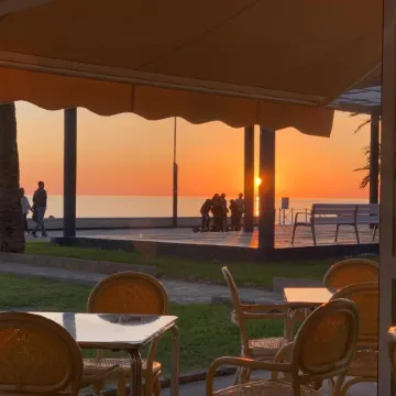 Charming Beachfront Bungalow in Torrox Costa - Perfect Family Retreat