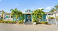 Key West Style Cottage - with pool/hot-tub