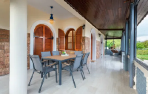 Villa Psani Beachfront Escape With Garden