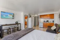 Skyline Island Stay-2 Adjoining Studios