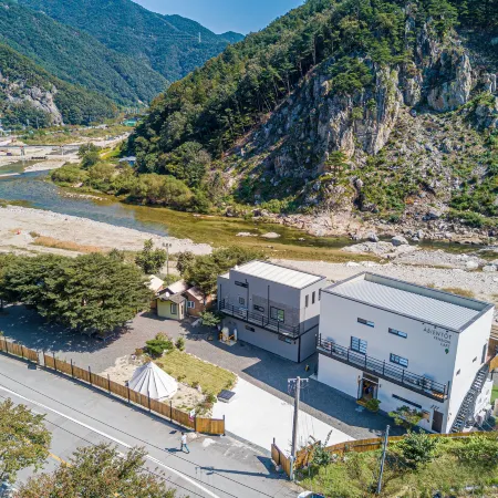 Seongju Avianto Pool Villa