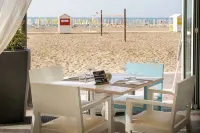 蒂齊安海灘飯店