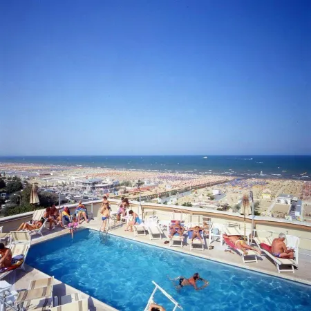 Waldorf Suite Hotel