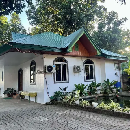 Seaside Traveler's Inn by Camiguin Island Home