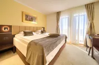 Hotel Marina - Parvekkeita