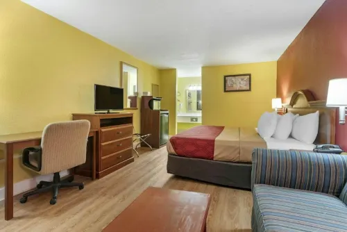 Travelers Inn Douglas By OYO US-441