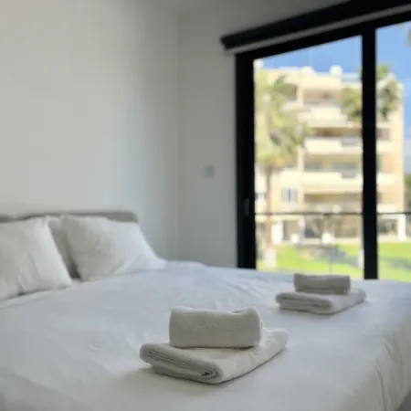 148 LIM - Stay Lumiere House