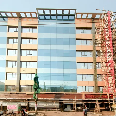 Hotel Golden Palace Отели рядом с достопримечательностью «Мост Хора»