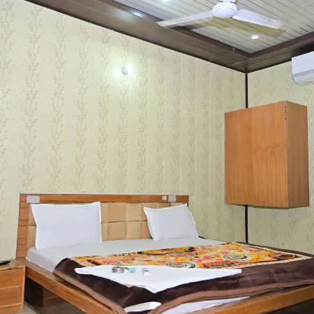 Hotel Awadh Vilas