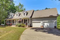 3 Mi to San-lee Park! Family Home w/ Office & Yard - Homestays