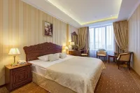Royal Hotel